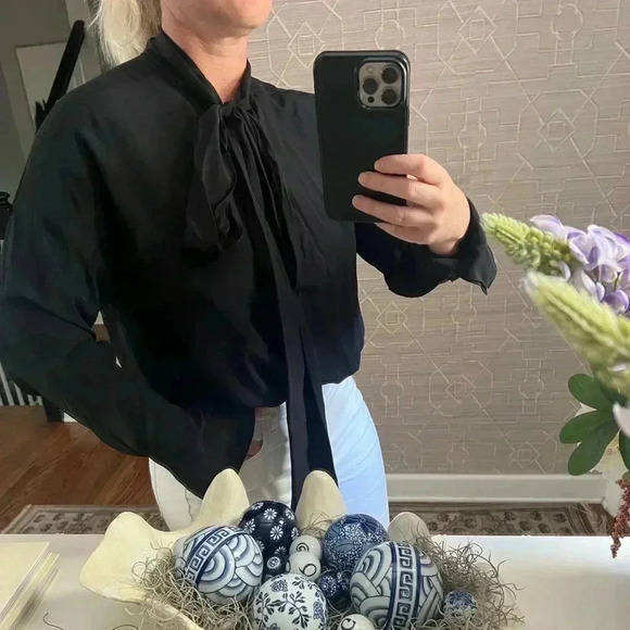 Chloe tie neck silk button down blouse size 40/large - Picture 9 of 11